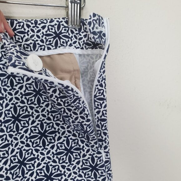 TALBOTS Womens Pants 8 Chatham Crop Geometric‎ Scalloped High Rise Navy Nautical - Picture 3 of 10